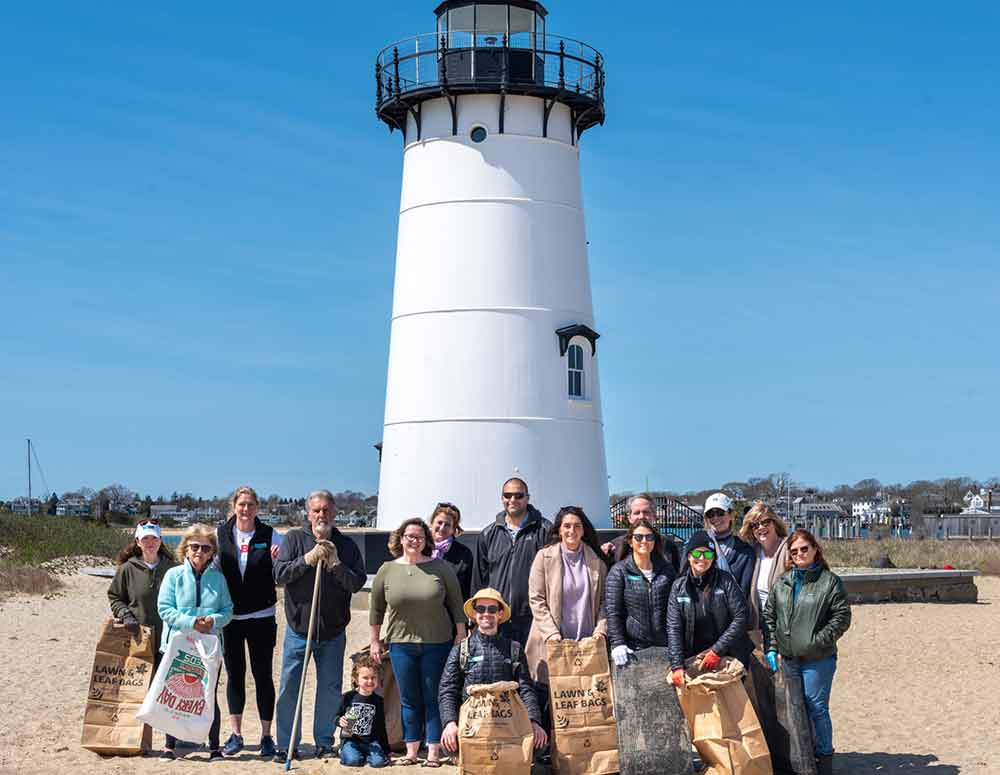 B Good To The Earth - Point B Realty Annual Earth Day Beach Clean-Up The Whole Beach Clean-Up Team At Edgartown Lighthouse