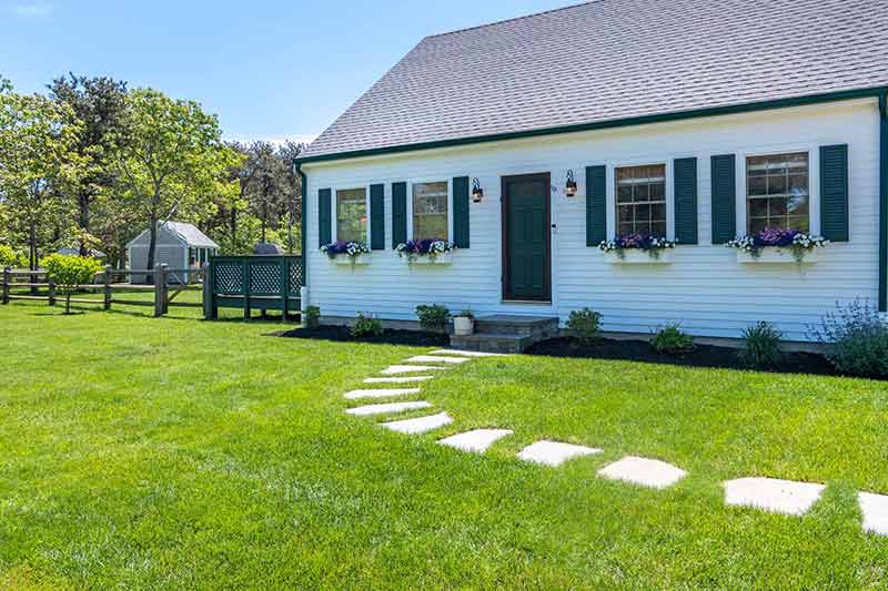 Martha's Vineyard Vacation Rentals With Special September Savings Up To 25% Off Classic Cape In Edgartown Estates Save 15% Last Week Of August