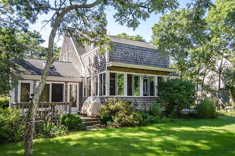 Martha's Vineyard Vacation Rentals With Special September Savings Up To 25% Off Charming Sandy Valley Farmhouse Save 10% Available September Weeks