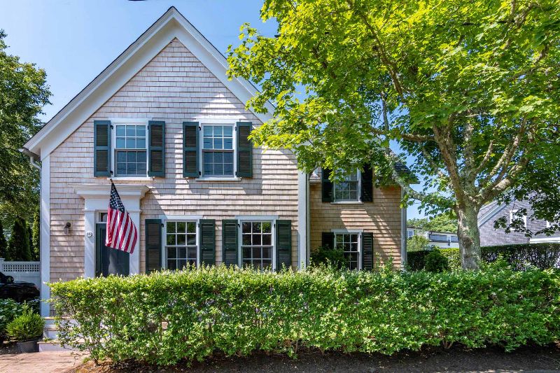 Great Martha's Vineyard Vacation Rental Options For Beach Road Music Festival Edgartown Village Renovated Charmer Point B Realty Vacation Rentals