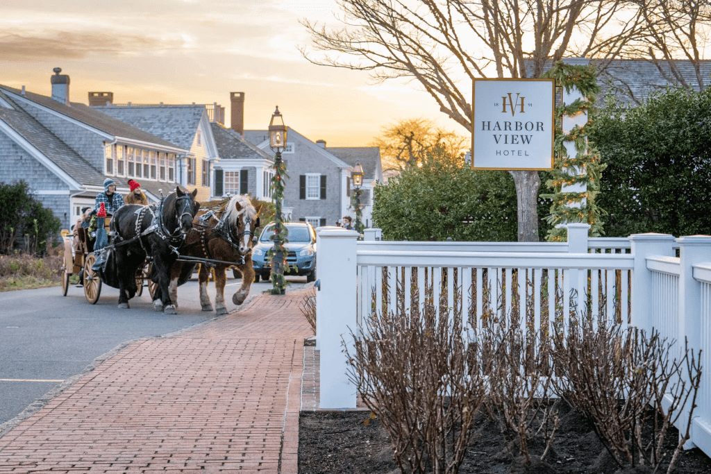 The Harbor View Hotel offers horse-drawn carriage rides on Friday and Saturday. Christmas in Edgartown Martha's Vineyard
