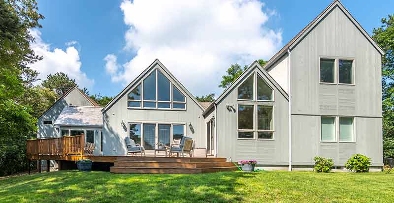 JULY 4TH WEEK VACATION RENTALS ON Martha's Vineyard Oak Bluffs Sengekontacket Contemporary With Water Views With Transferable Ferry Tickets