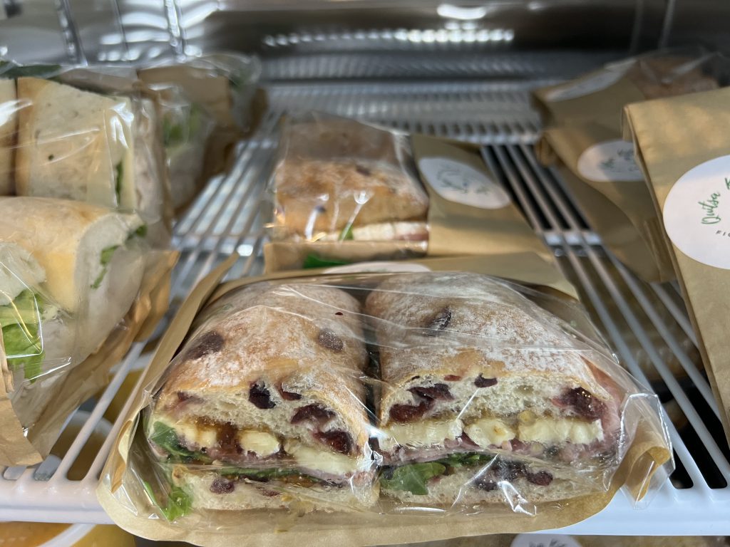 Quitsa takeaway sandwich